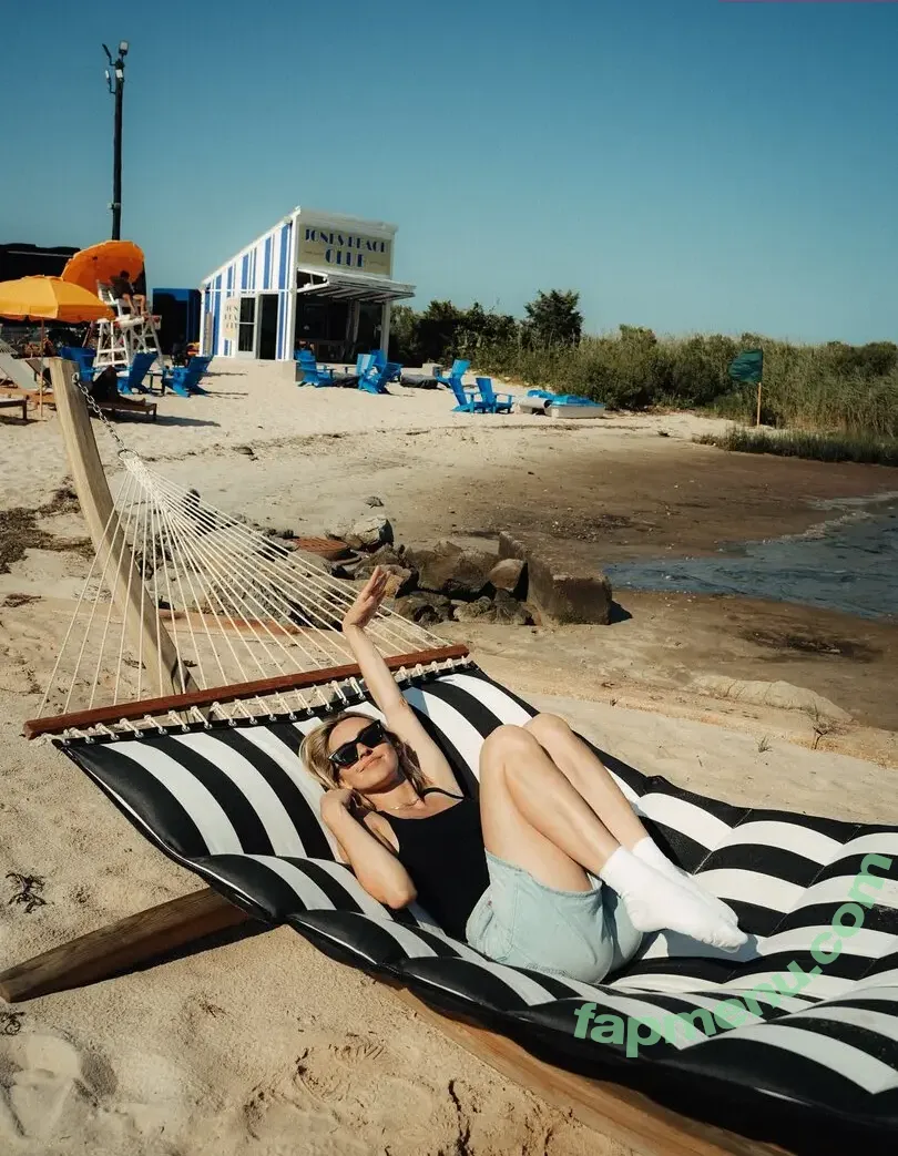 Katelyn Tarver nude photo #0039 (katelyntarver)