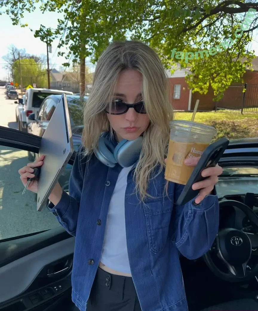 Katelyn Tarver nude photo #0043 (katelyntarver)