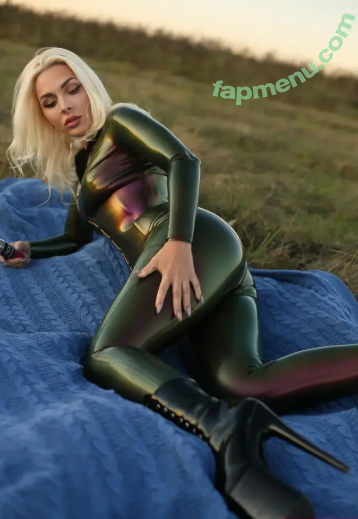 katerinapiglet nude photo #0051 (some_part_of_me_)