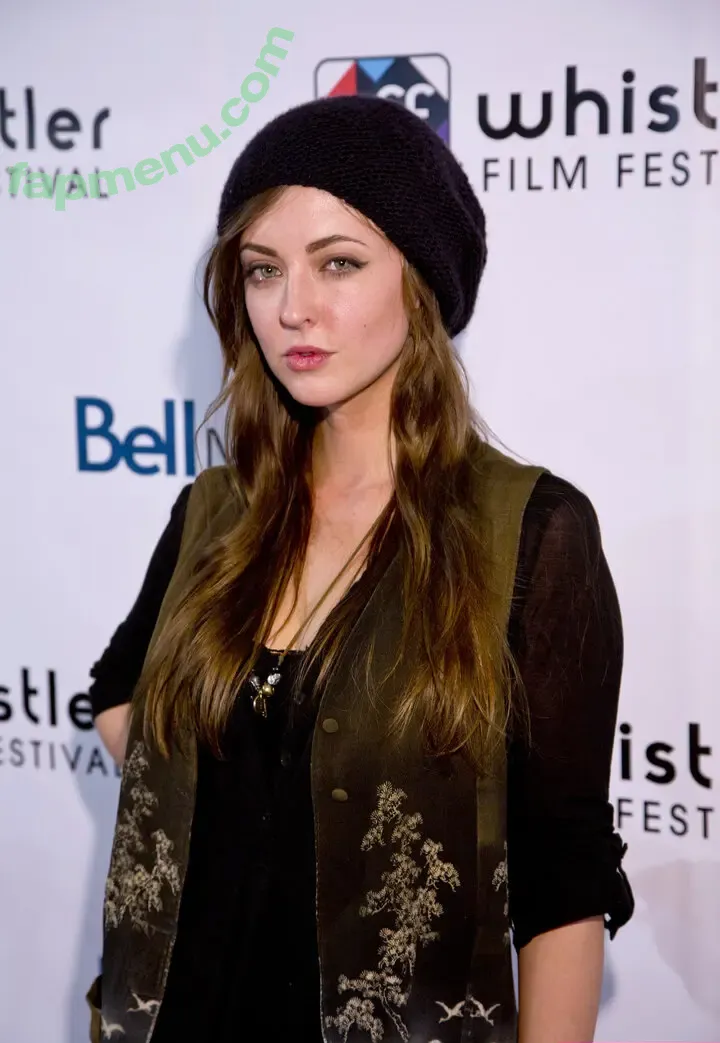 Katharine Isabelle nude photo #0032 (Katharine Isabelle)