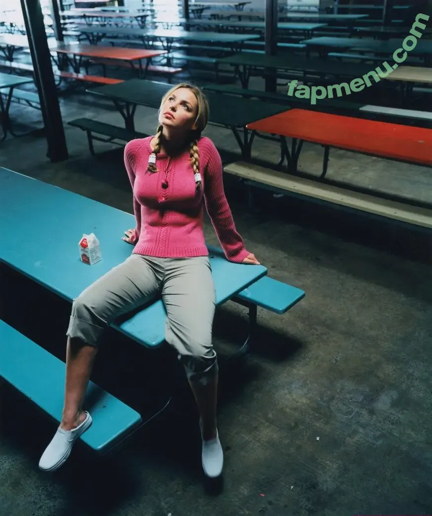 Katherine Heigl nude photo #0079 (hairlessheigl / katherineheigl)