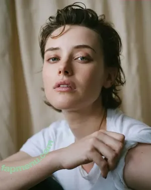 Katherine Langford / katherinelangford nude photo #0170