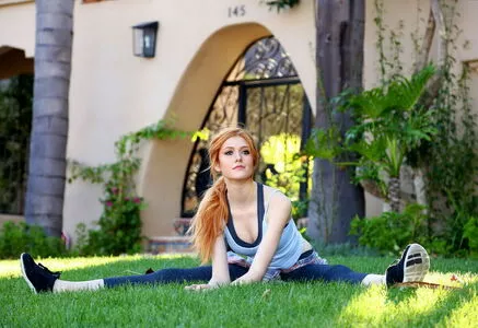 Katherine McNamara / kat.mcnamara nude photo #0190