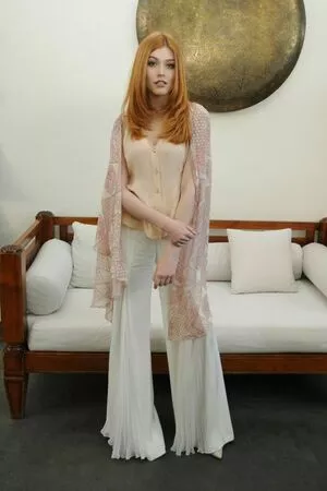 Katherine McNamara / kat.mcnamara nude photo #0194