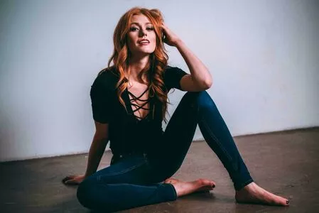 Katherine McNamara / kat.mcnamara nude photo #0205