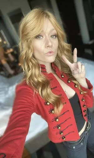 Katherine McNamara / kat.mcnamara nude photo #0269