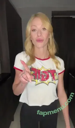 Katherine McNamara / kat.mcnamara nude photo #1095