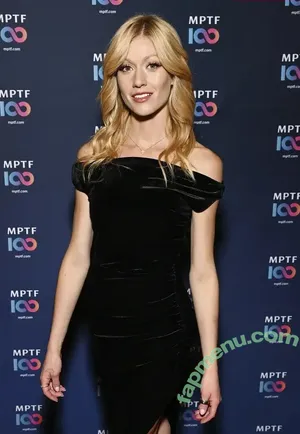 Katherine McNamara / kat.mcnamara nude photo #1105