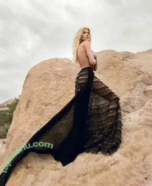 Katherine McNamara / kat.mcnamara nude photo #1118