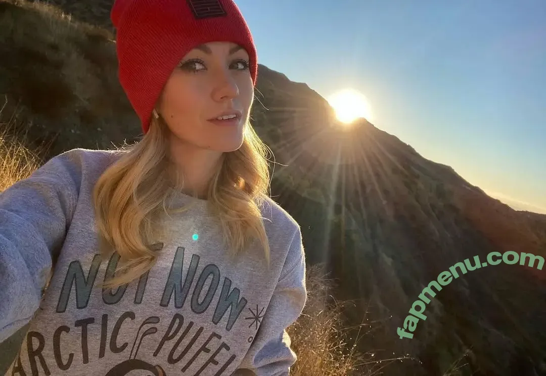 Katherine McNamara nude photo #1045 (kat.mcnamara)