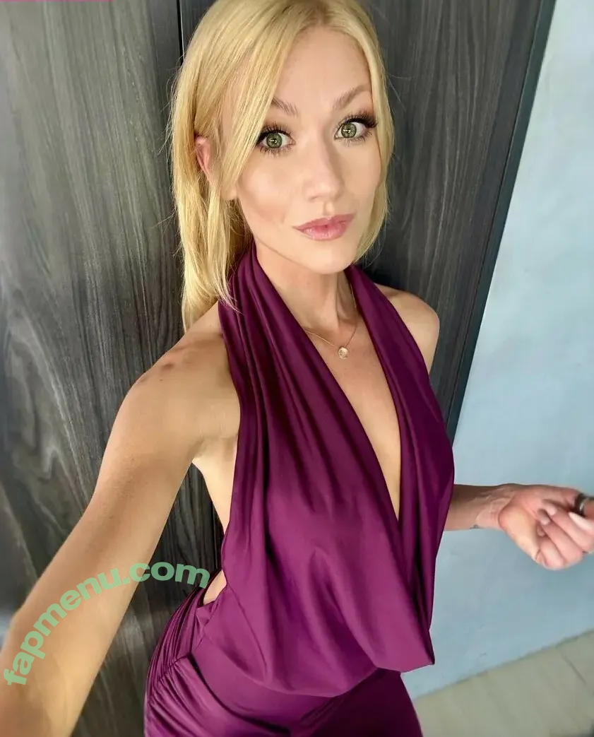Katherine McNamara nude photo #1086 (kat.mcnamara)