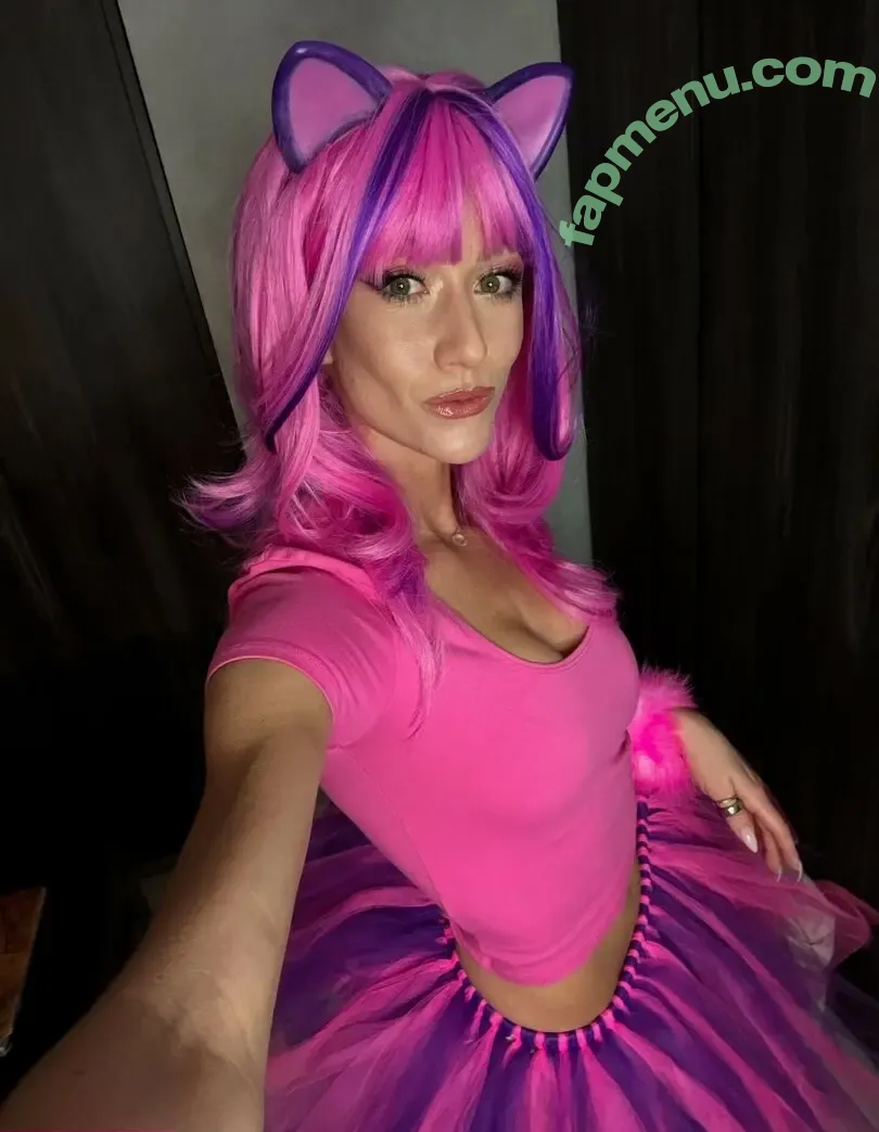 Katherine McNamara nude photo #1099 (kat.mcnamara)