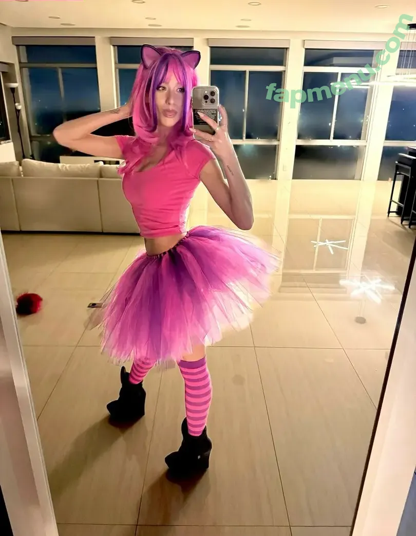 Katherine McNamara nude photo #1102 (kat.mcnamara)