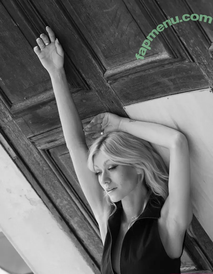 Katherine McNamara nude photo #1109 (kat.mcnamara)