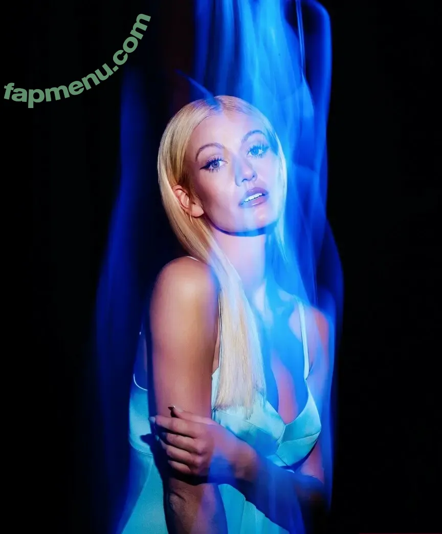 Katherine McNamara nude photo #1112 (kat.mcnamara)