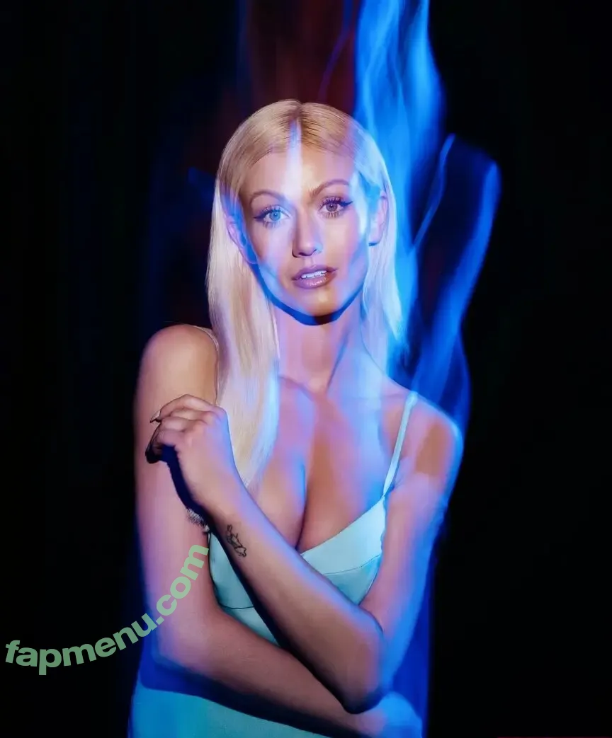 Katherine McNamara nude photo #1115 (kat.mcnamara)