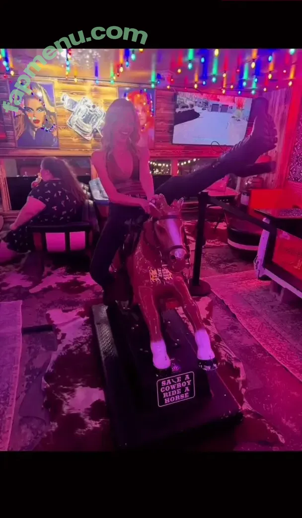 Katherine McNamara nude photo #1133 (kat.mcnamara)