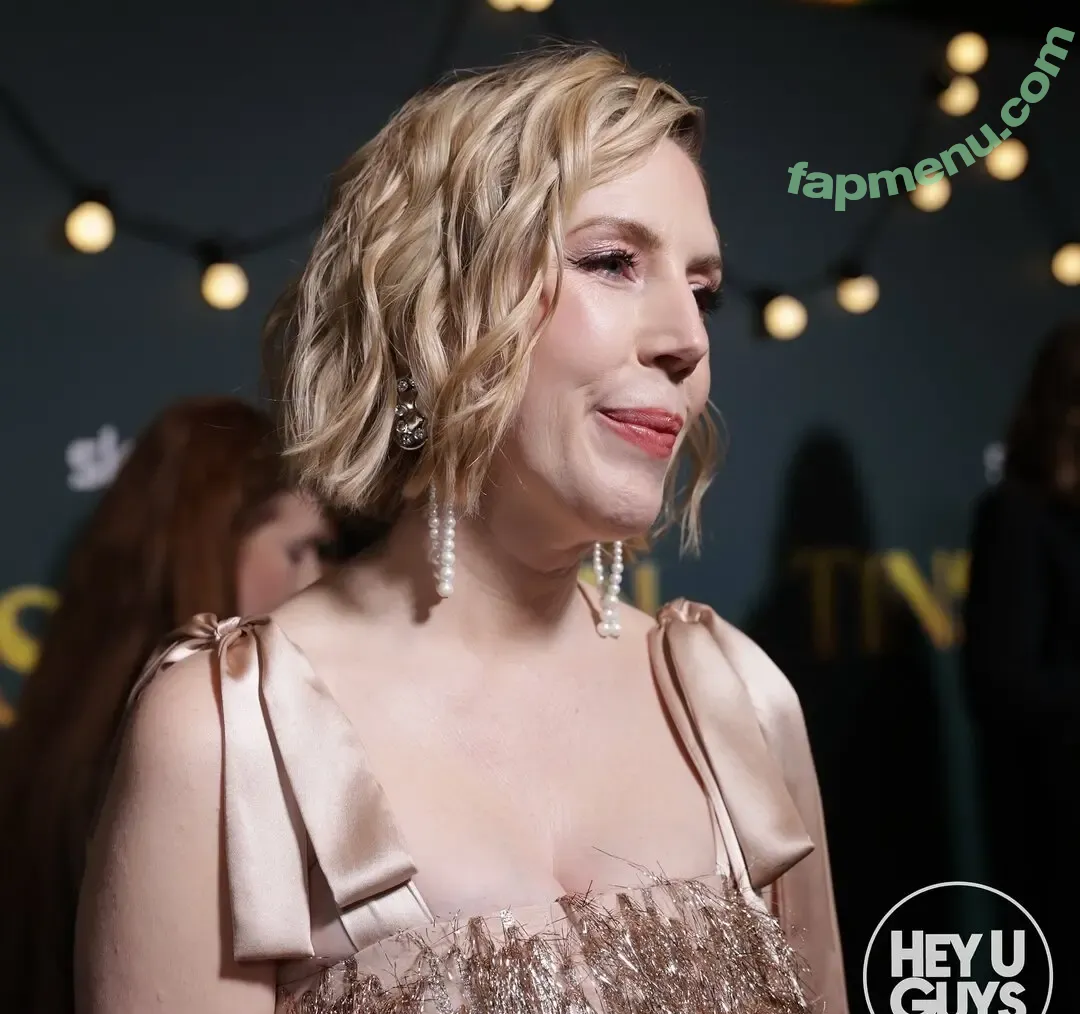 Katherine Ryan nude photo #0417 (kateryan / kathbum)