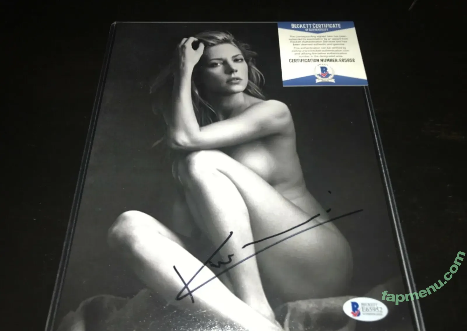 KatherynWinnick nude photo #0009 (KatherynWinnick)