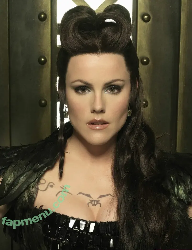 Kathleen Robertson nude photo #0074 (canadian girl / kathleenrobert7)