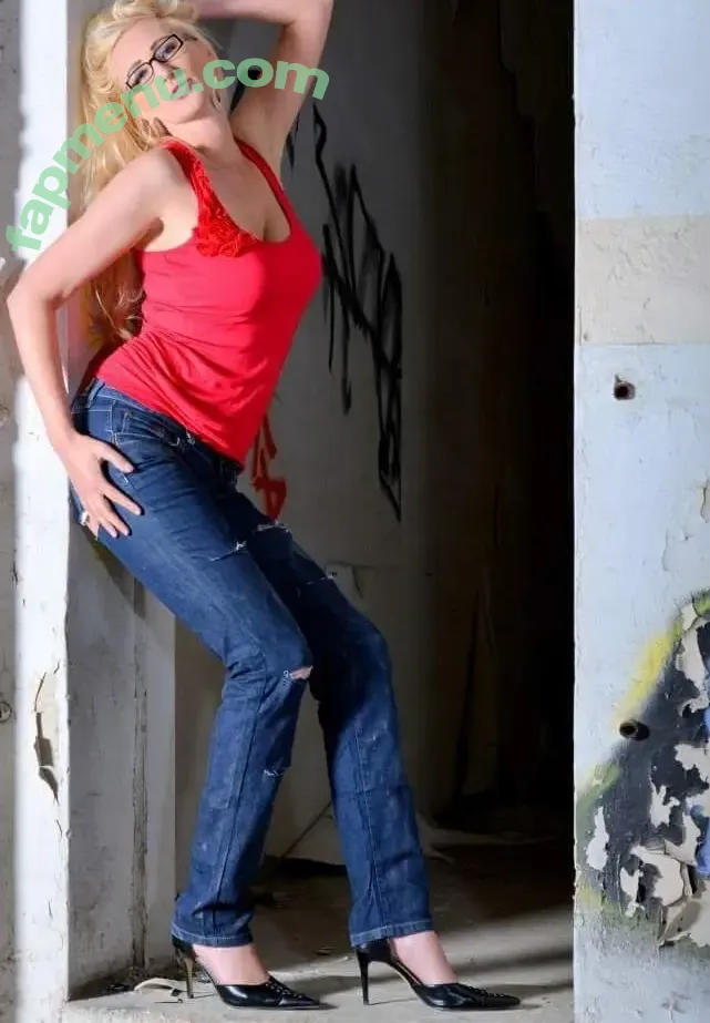 Kathleen White nude photo #0124 (Kathleen White)