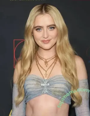 Kathryn Newton / kathrynnewton nude photo #0222