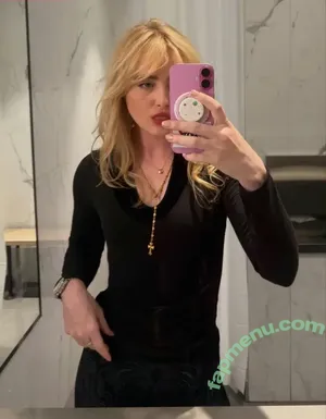 Kathryn Newton / kathrynnewton nude photo #0231