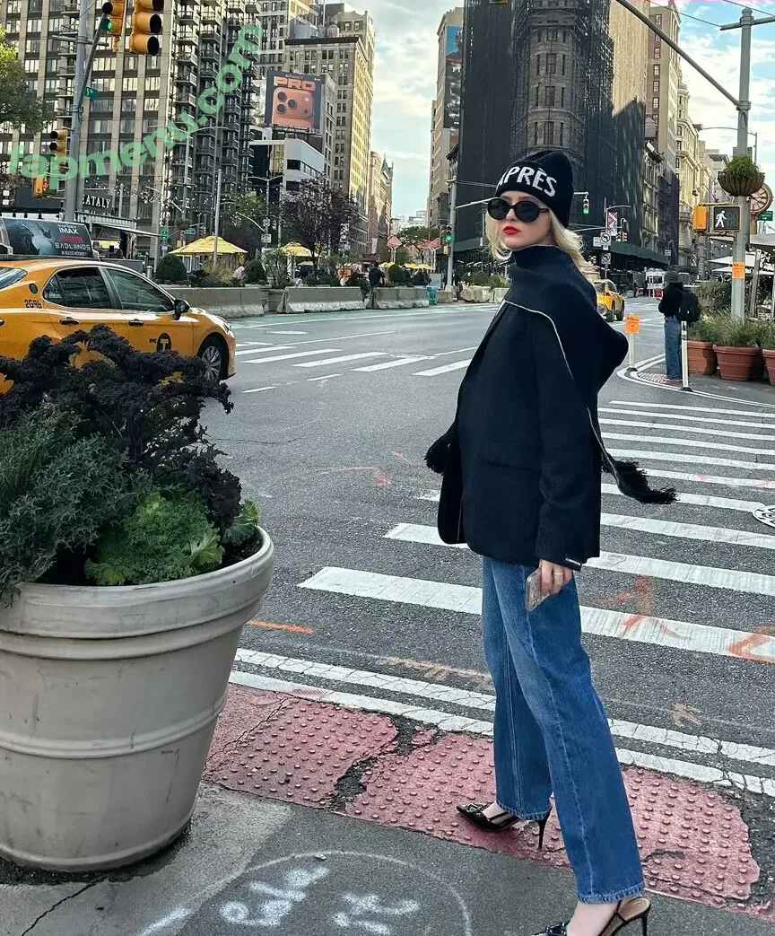 Kathrynton nude photo #1019 (kathrynnewton / katsoik23)