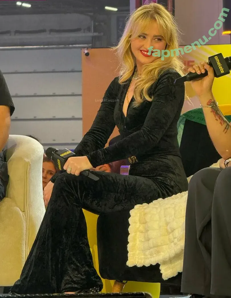 Kathrynton nude photo #1051 (kathrynnewton / katsoik23)