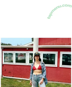 Katie Crutchfield / Waxahatchee / waxa_katie nude photo #0035