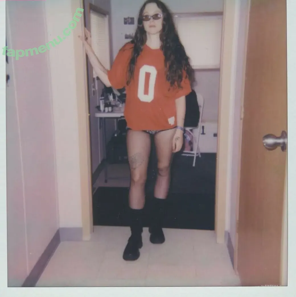 Katie Crutchfield nude photo #0044 (Waxahatchee / waxa_katie)
