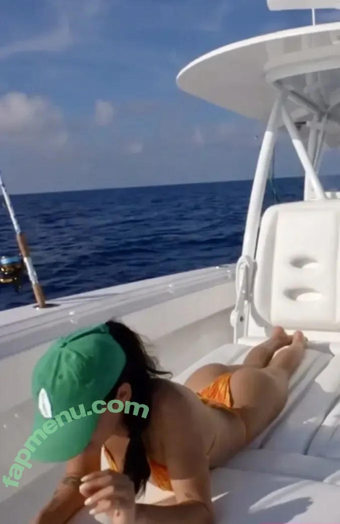 Katie Dillenbeck nude photo #0050 (katievsaliens)