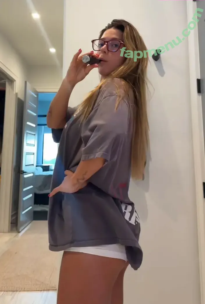 Katie Dillenbeck nude photo #0054 (katievsaliens)