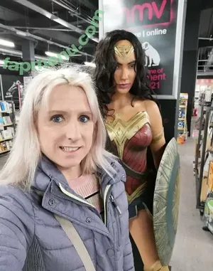 katie__fox / katie-fox / katiefoxts nude photo #0289