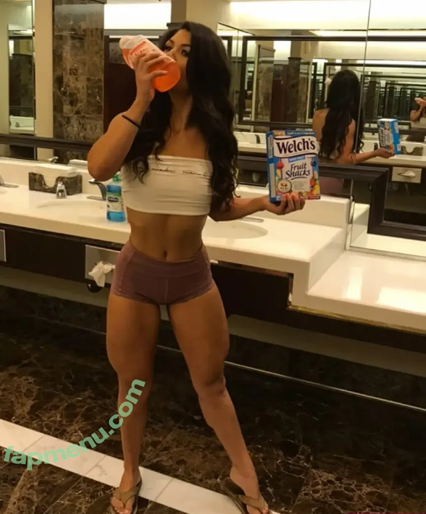 Katie Jones nude photo #0069 (36jnaturals / katieejones19 / kayteejones_ / kjgoddess)