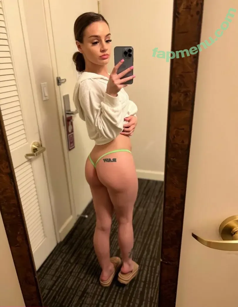 Katie Kat nude photo #0010 (ikatie_kat / katiie_katt)