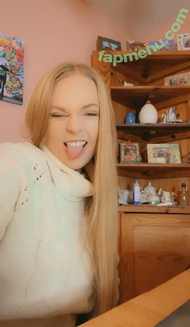 Katie Moran nude photo #0046 (katieemorann)