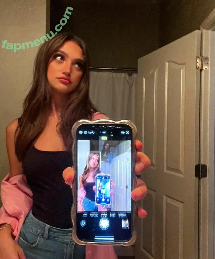 Katie Thompson nude photo #0022 (katieethompsonn1)
