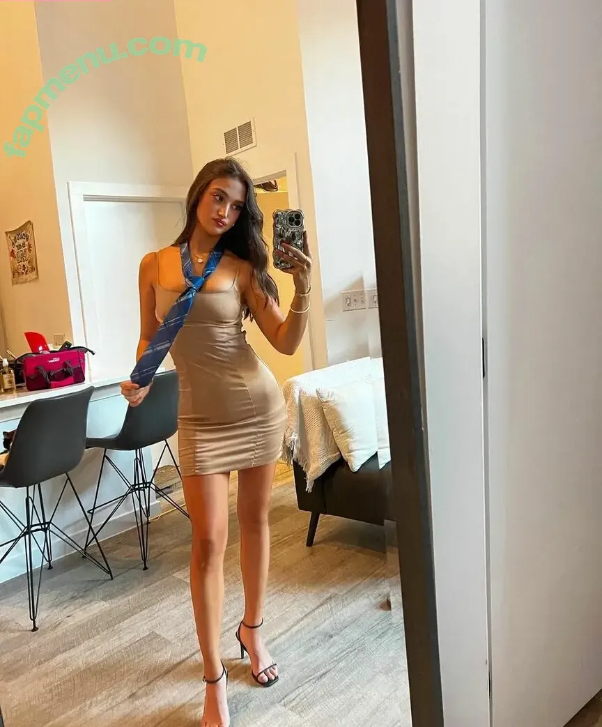 Katie Thompson nude photo #0024 (katieethompsonn1)