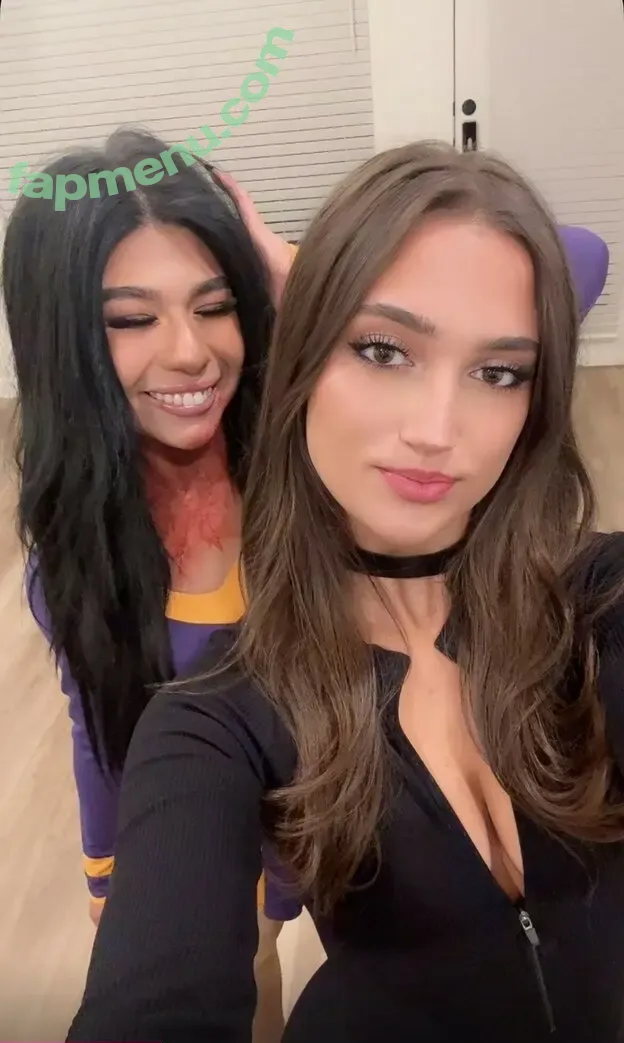 Katie Thompson nude photo #0159 (katieethompsonn1)