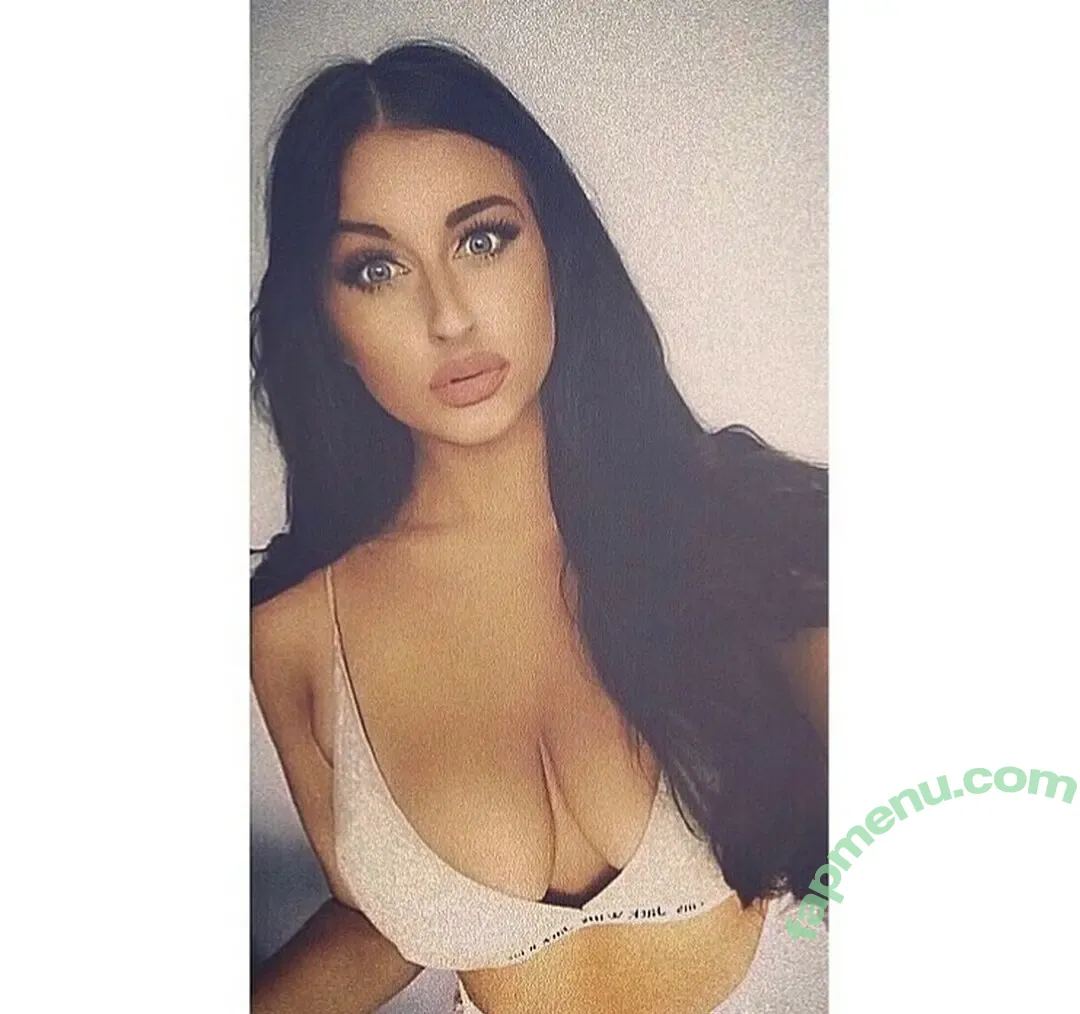 Katie Wilson nude photo #0009 (blondeshortie2023 / katielmwilson)