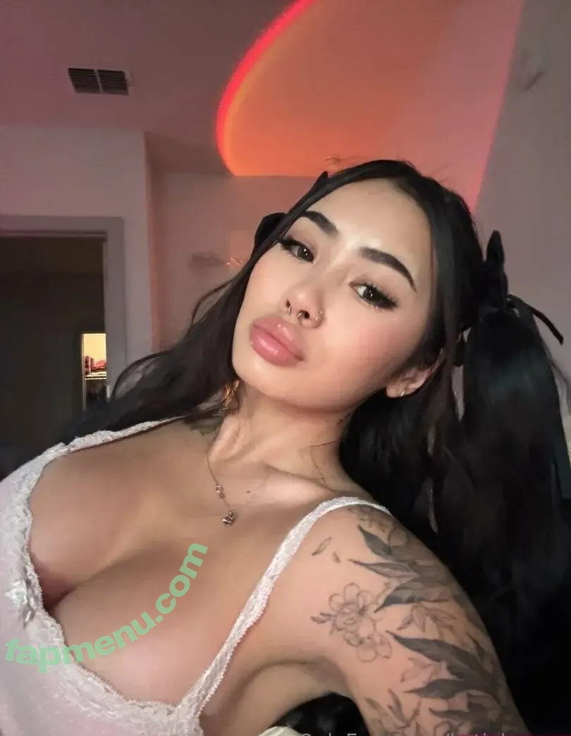 katiebaeee nude photo #0015 (katie_baeeeeeee)