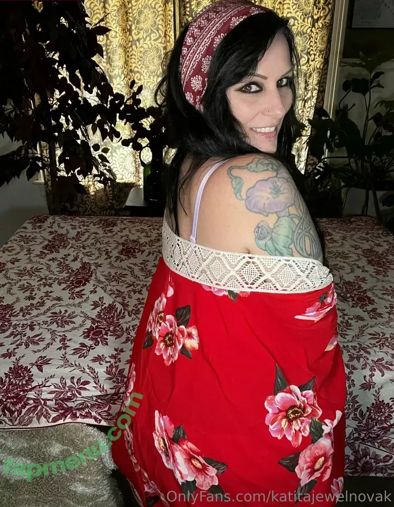 katitajewelnovak nude photo #1049 (isthatkatenovak)