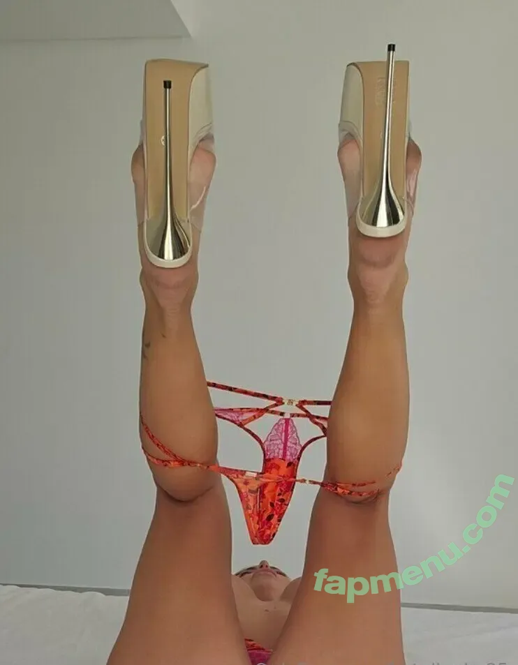 katulienka85 nude photo #0061 (catulienka85)