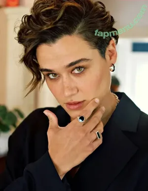 Katy O’Brian / thekatyo nude photo #0063