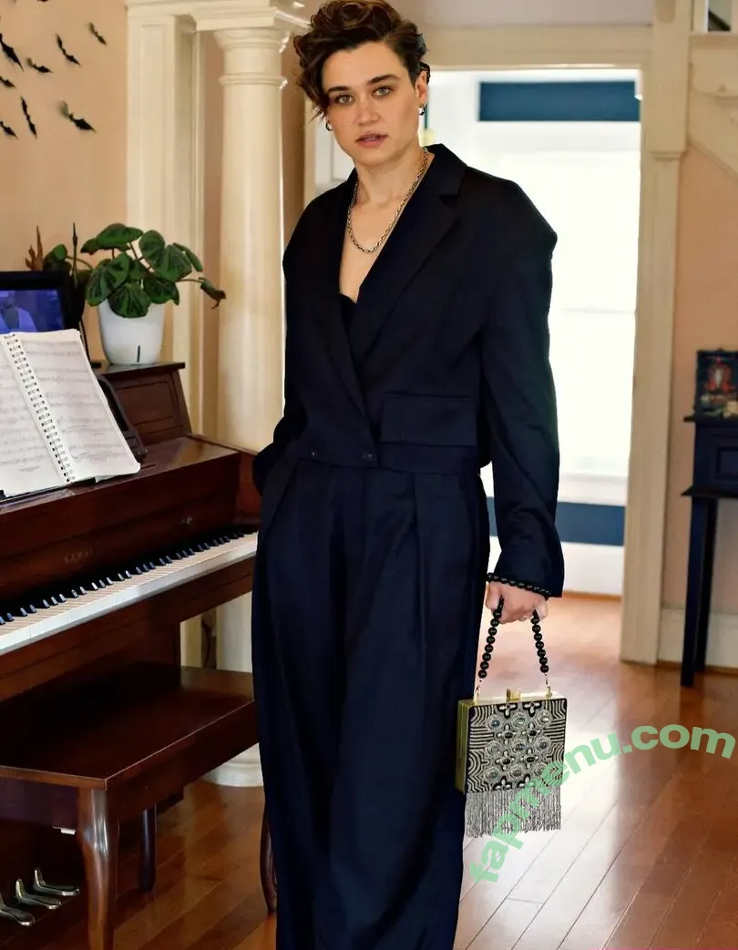 Katy O’Brian nude photo #0064 (thekatyo)