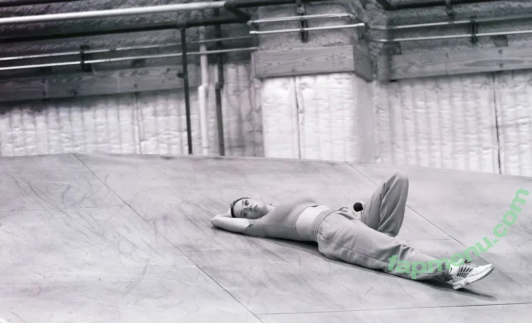 Katy Perry nude photo #2343 (katyperry)