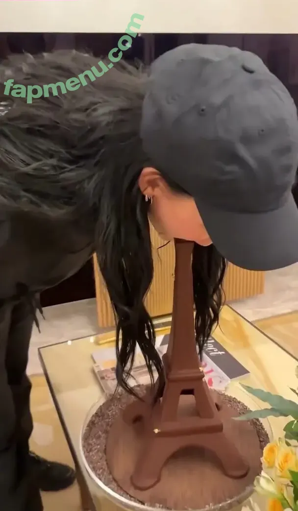 Katy Perry nude photo #2362 (katyperry)