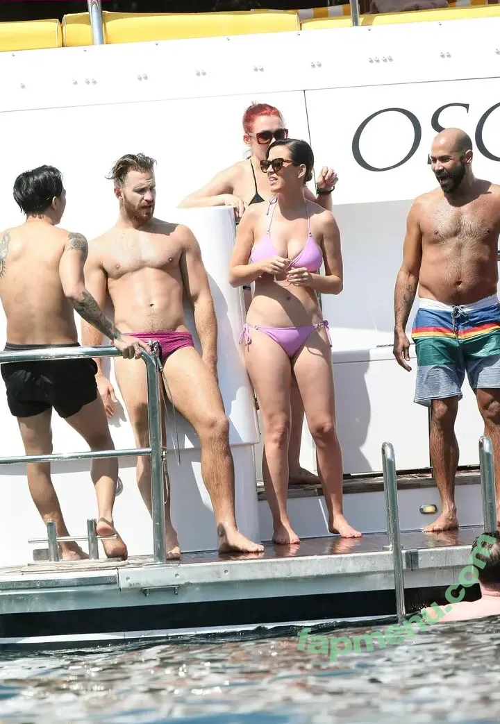 Katy Perry nude photo #2444 (katyperry)