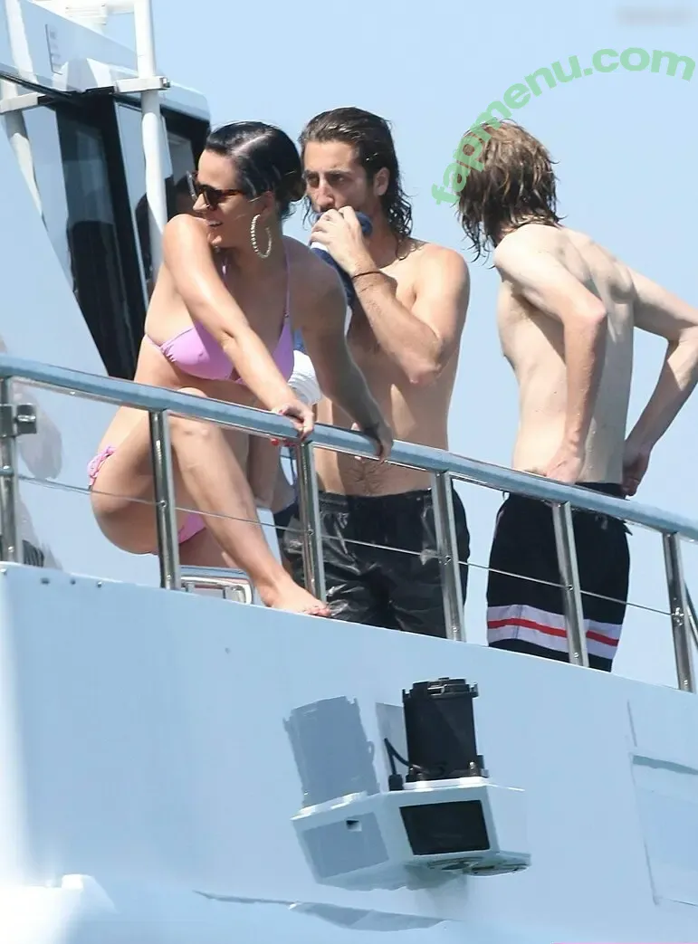 Katy Perry nude photo #2455 (katyperry)